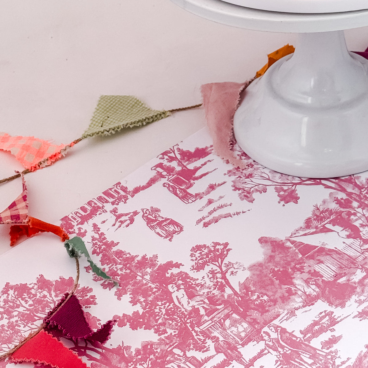 Manteles individuales de papel 30x40cm 20u. VINTAGE GARDEN Candy Pink